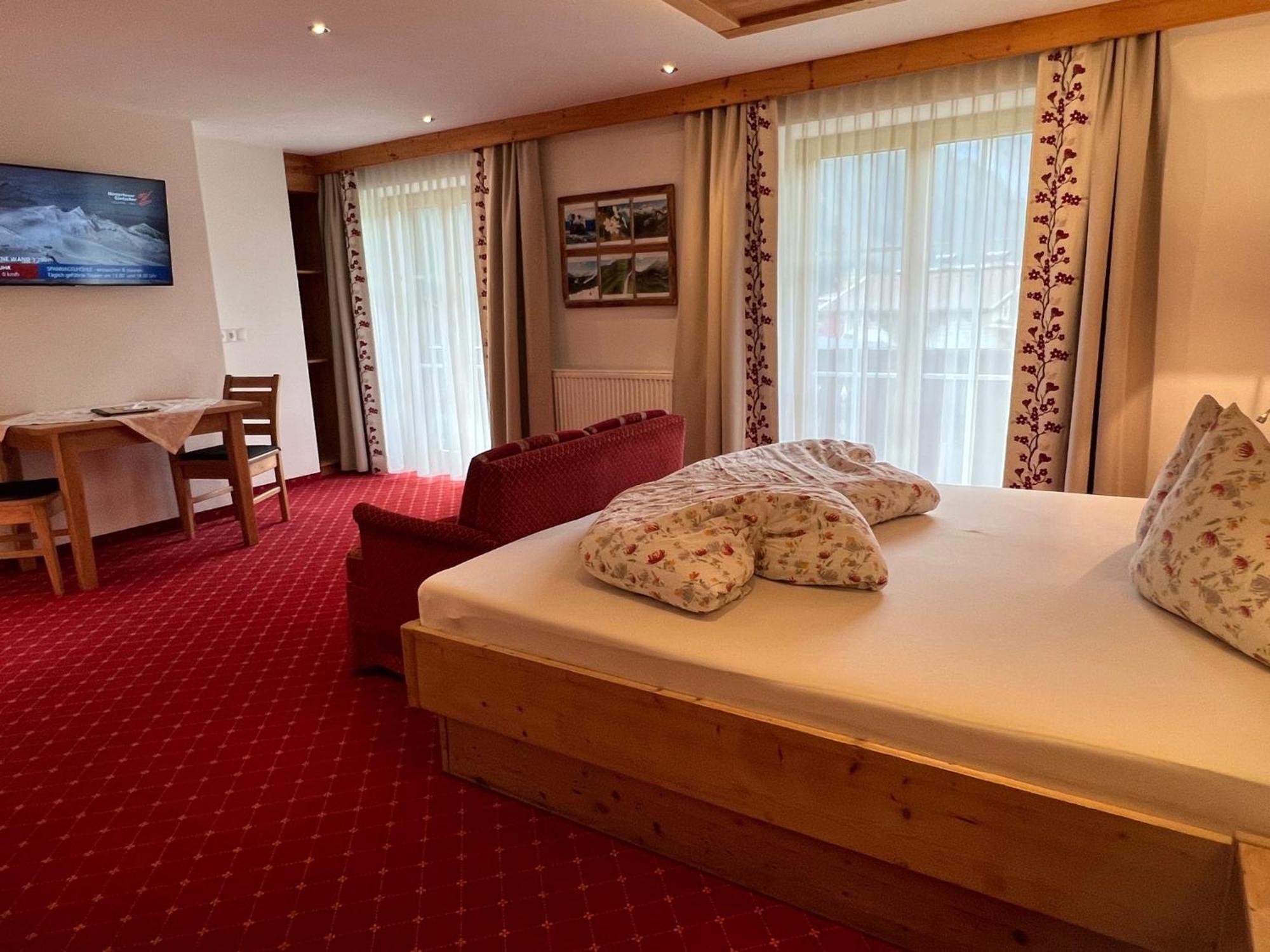 Jenneweinhof Hotel ทักซ์ ภายนอก รูปภาพ