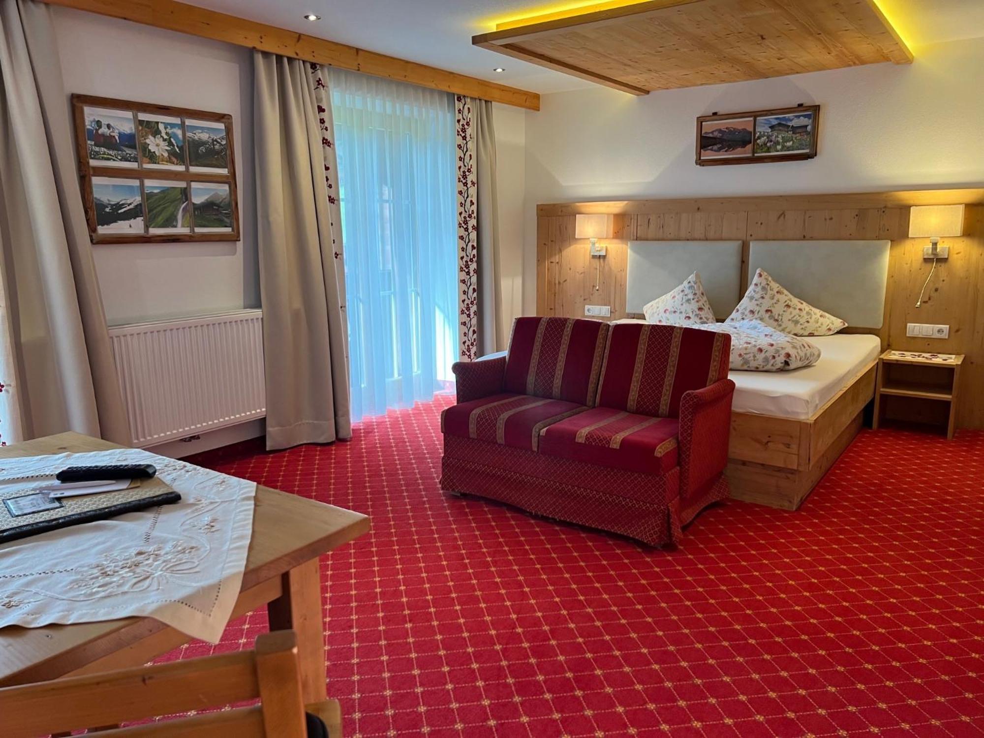 Jenneweinhof Hotel ทักซ์ ภายนอก รูปภาพ