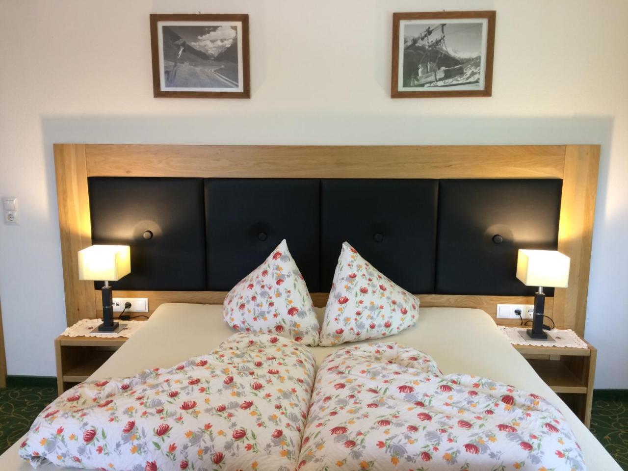 Jenneweinhof Hotel ทักซ์ ภายนอก รูปภาพ