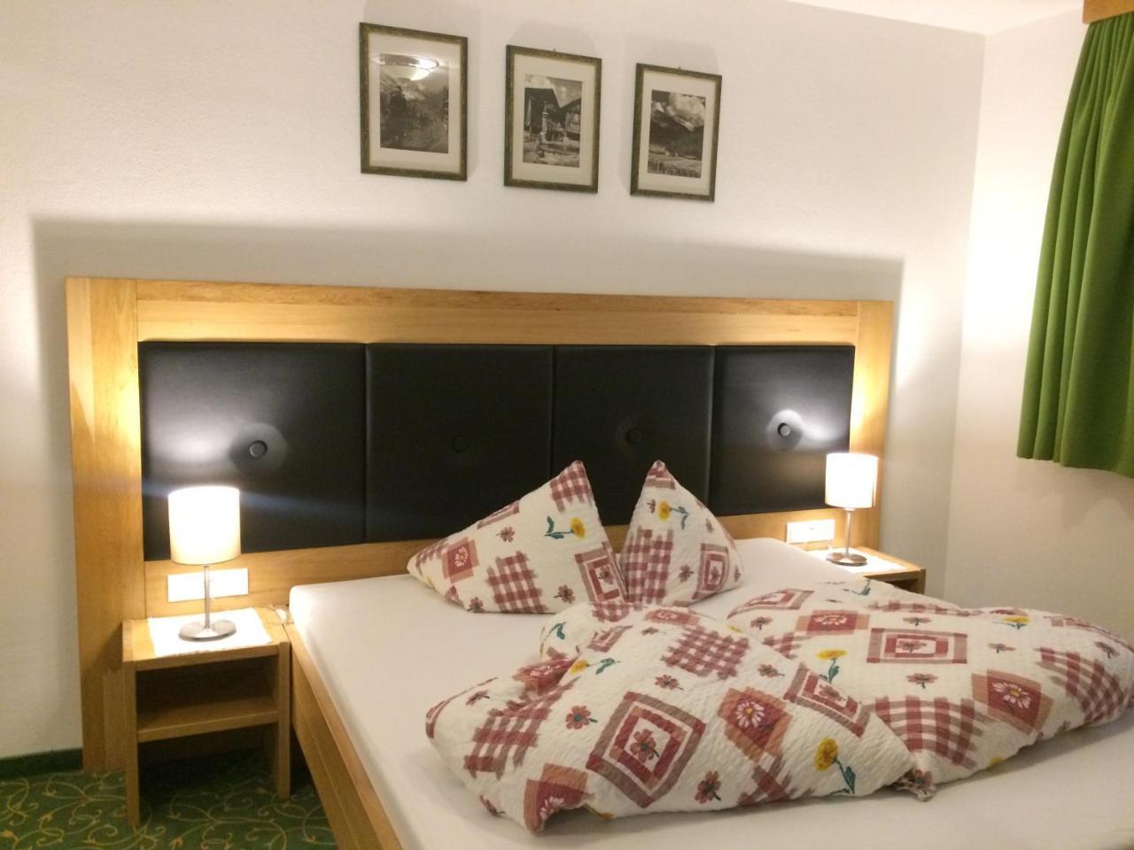 Jenneweinhof Hotel ทักซ์ ภายนอก รูปภาพ